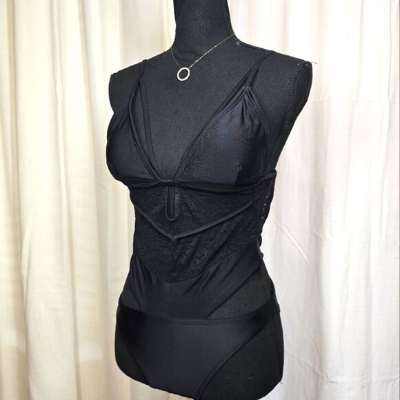 Sexy Black Lace Cutout Swimsuit - Picture 5 of 14